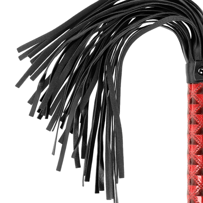 BEGME - FLOGGER EN CUIR VÉGAN ÉDITION ROUGE BEGME RED EDITION