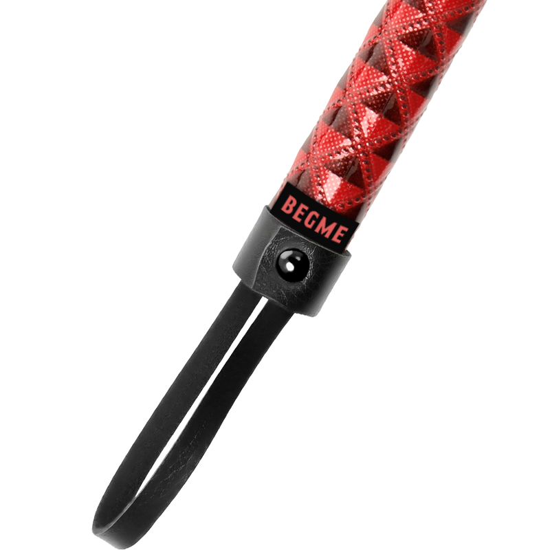 BEGME - FLOGGER EN CUIR VÉGAN ÉDITION ROUGE BEGME RED EDITION