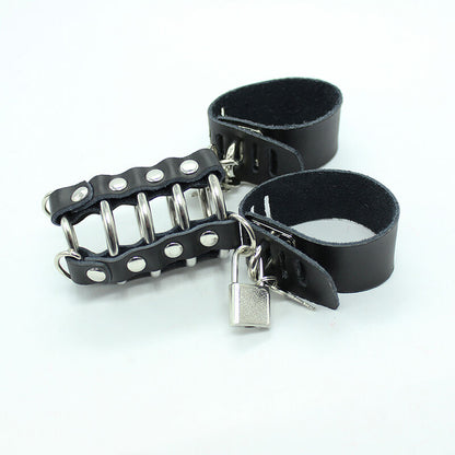 OHMAMA FETISH - CAGE  PÉNIS AVEC ANNEAUX MÉTALLIQUES ET SANGLE EN CUIR OHMAMA FETISH