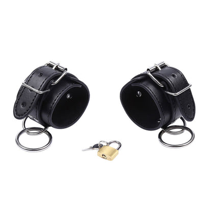 OHMAMA FETISH - O-RING RETENUES DE POIGNET VERROUILLÉES OHMAMA FETISH