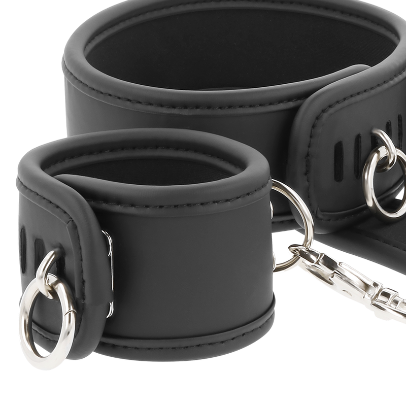 FETISH SUBMISSIVE - COLLIER ET MENOTTES EN CUIR VÉGAN AVEC DOUBLURE EN NOPRÈNE FETISH SUBMISSIVE BONDAGE